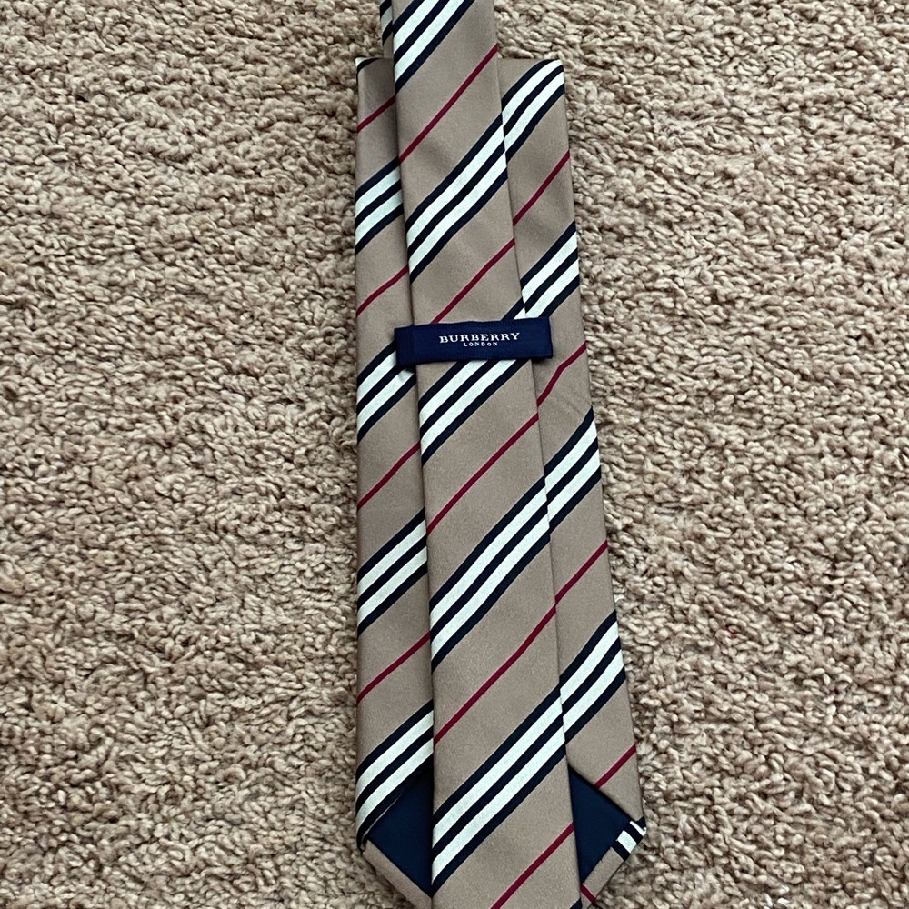 Burberry  classic cut icon stripe silk  tie - Picture 4 of 7